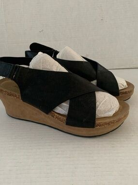 Pierre Dumas Black and Tan Wedge Sandals